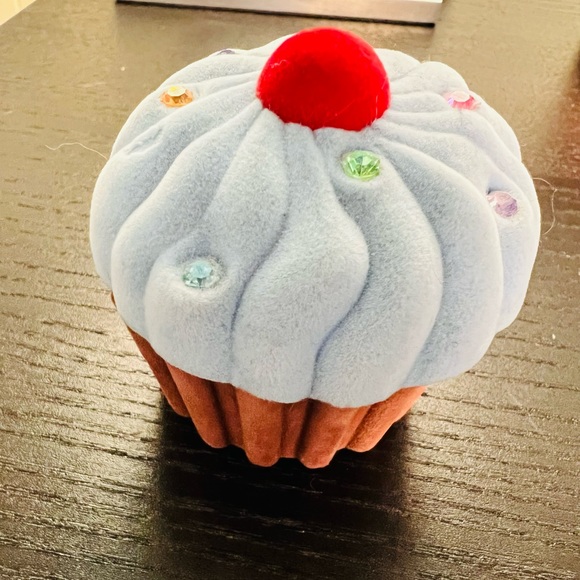 Cupcake necklace - Picture 2 of 2